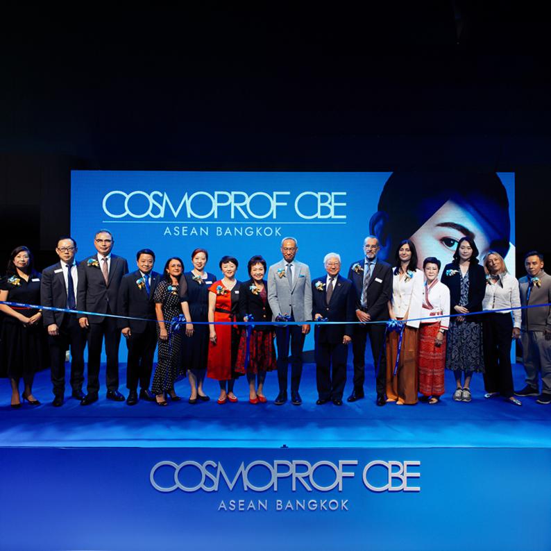 ZQ-II ສ່ອງແສງຢູ່ທີ່ COSMOPROF CBE ASEAN: ການປະດິດສ້າງໂຊລູຊັ່ນດ້ານຄວາມງາມ ແລະ ການຂະຫຍາຍຕະຫຼາດທົ່ວໂລກ